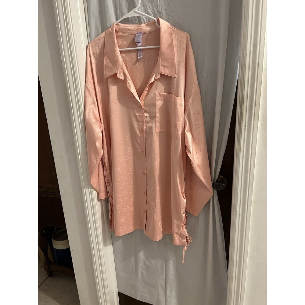 Savage X Fenti Pink Heavenly Satin Sleep Shirt Button Up Lace Up Sides Sz 2x - Picture 2 of 9